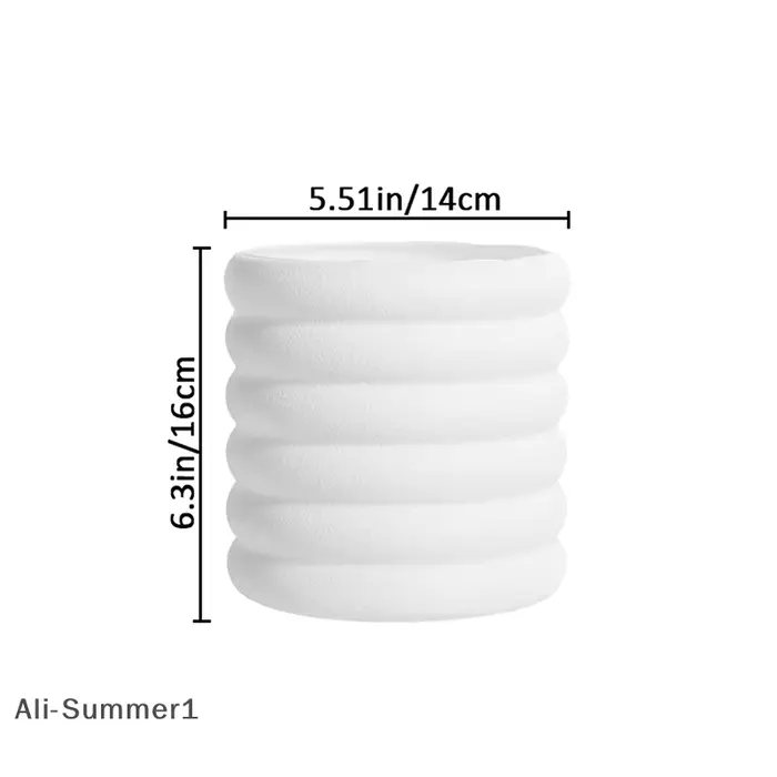 Pot de fleur en plastique semblable à une porcelaine