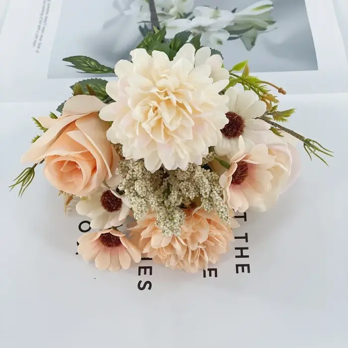 Bouquet de chrysanthème de roses artificielles de couleur d'automne