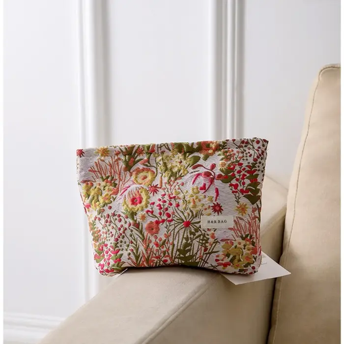 Nouveau sac cosmétique coréen de broderie florale