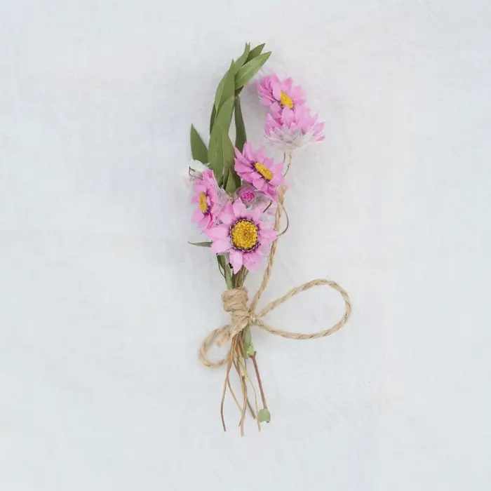 Bouquet de fleurs séchées rustiques classiques