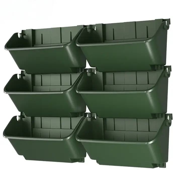 Pots de fleurs en plastique