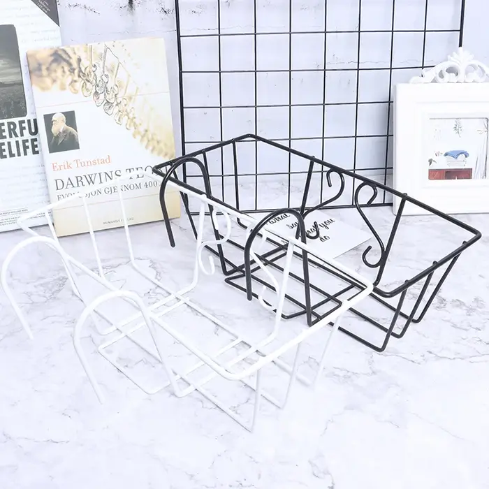 Étagère suspendue, panier