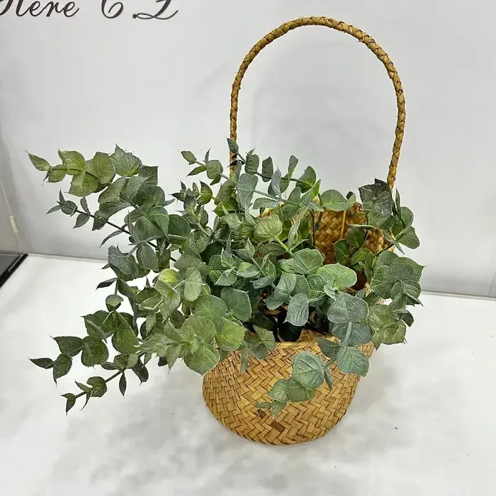 Plantes d'eucalyptus artificielles en plastique