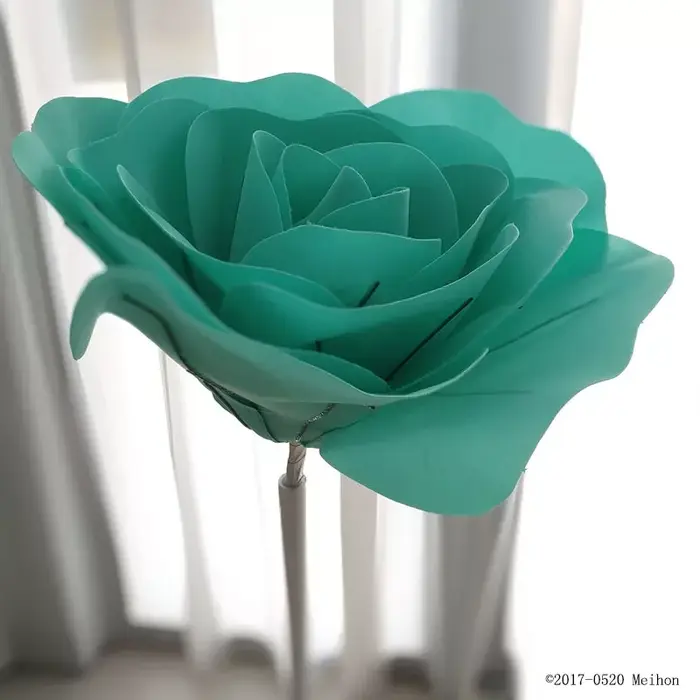 Grandes fleurs artificielles en mousse
