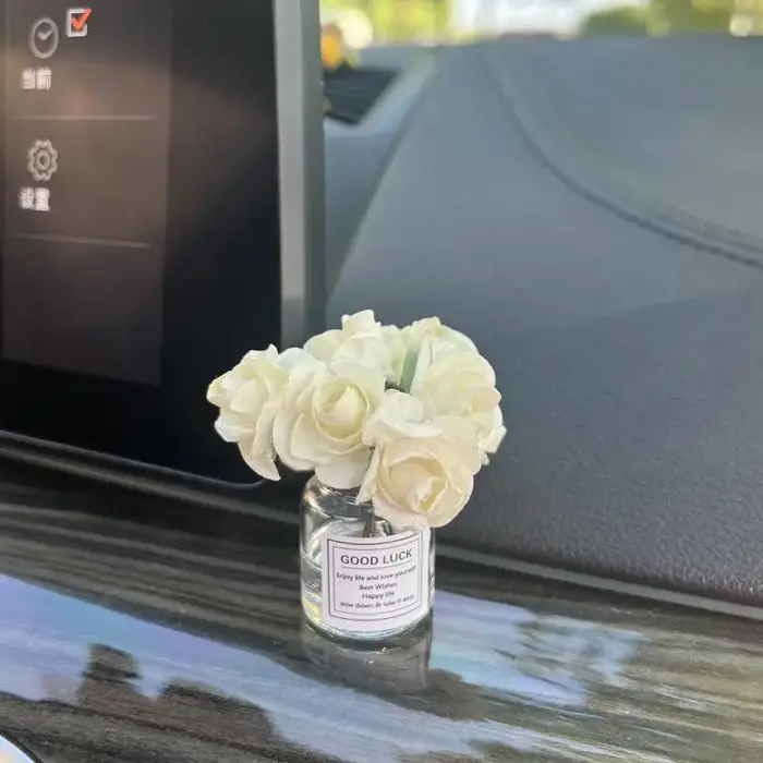 Vase à fleurs de roses de Simulation