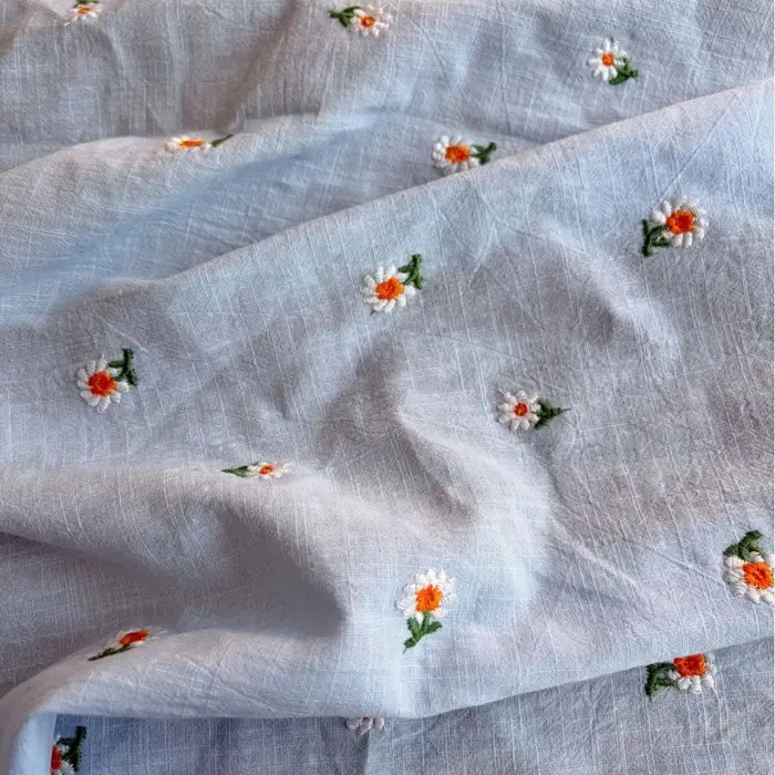Tissu en lin et coton brodé tournesol