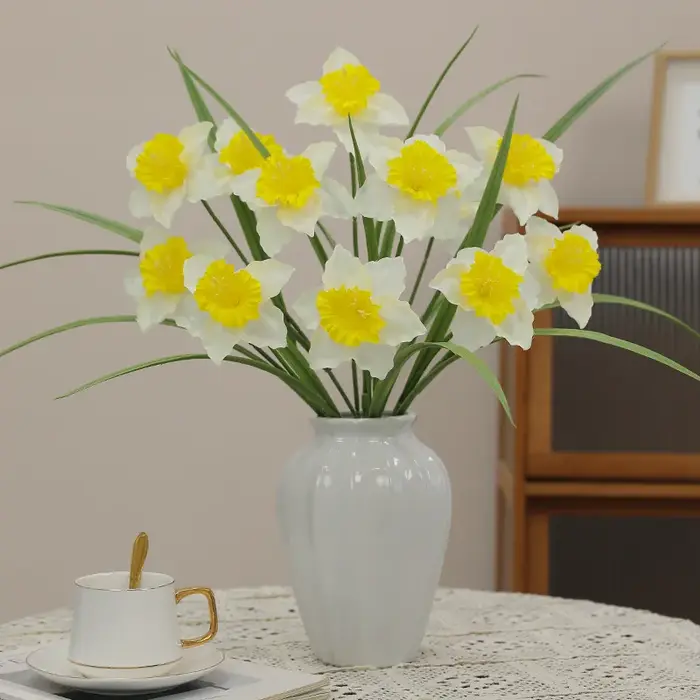 Plante de jonquille blanche