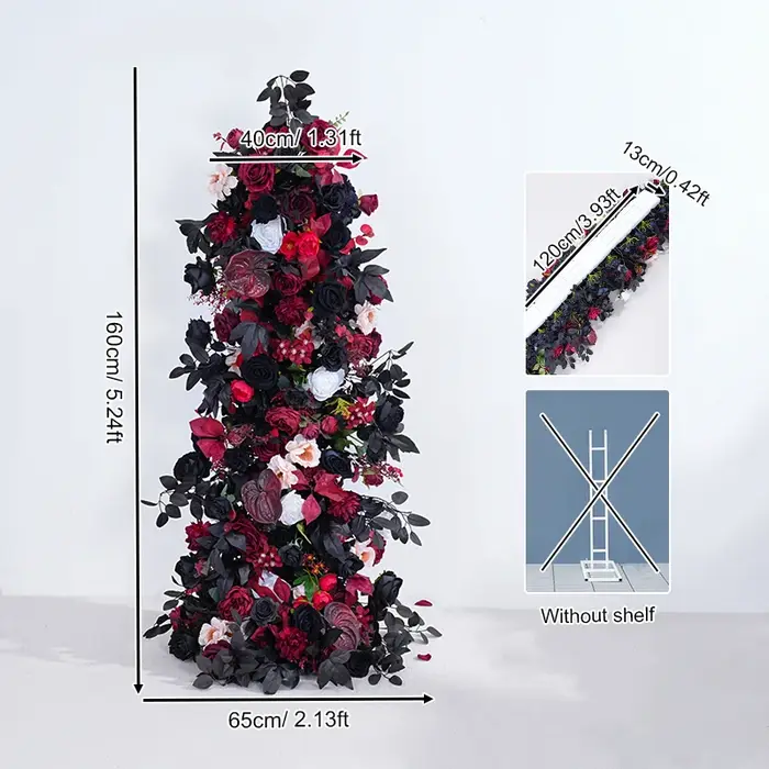 Rangée de fleurs de roses de palmier noir bordeaux