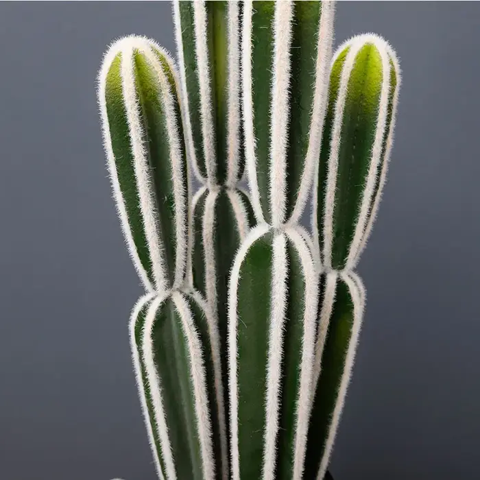 Plante artificielle en pot de style tropical