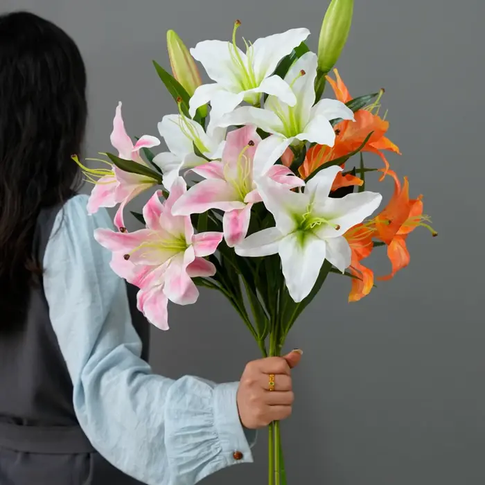 Simulation de fleur de lys à 5 têtes