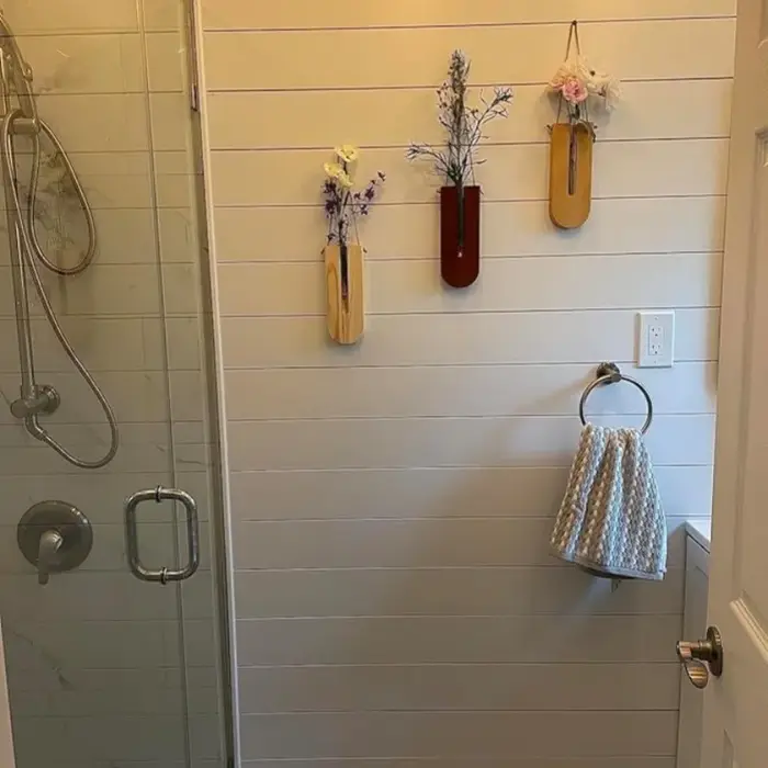 Vase à fleurs en bois avec support en bois