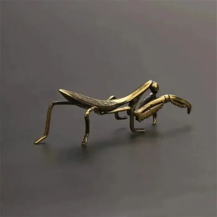 Ornement Miniature mante en cuivre