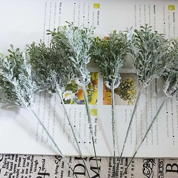 Simulation de fleur plante verte en plastique