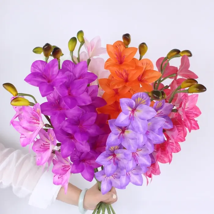 6 pièces de fleurs artificielles en PU