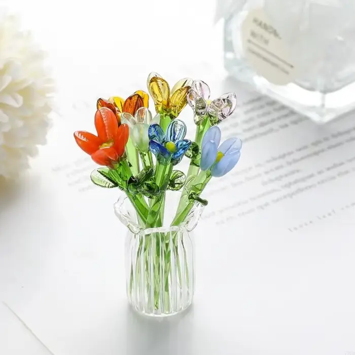 Bouquet fleurs en verre délicat avec Vase