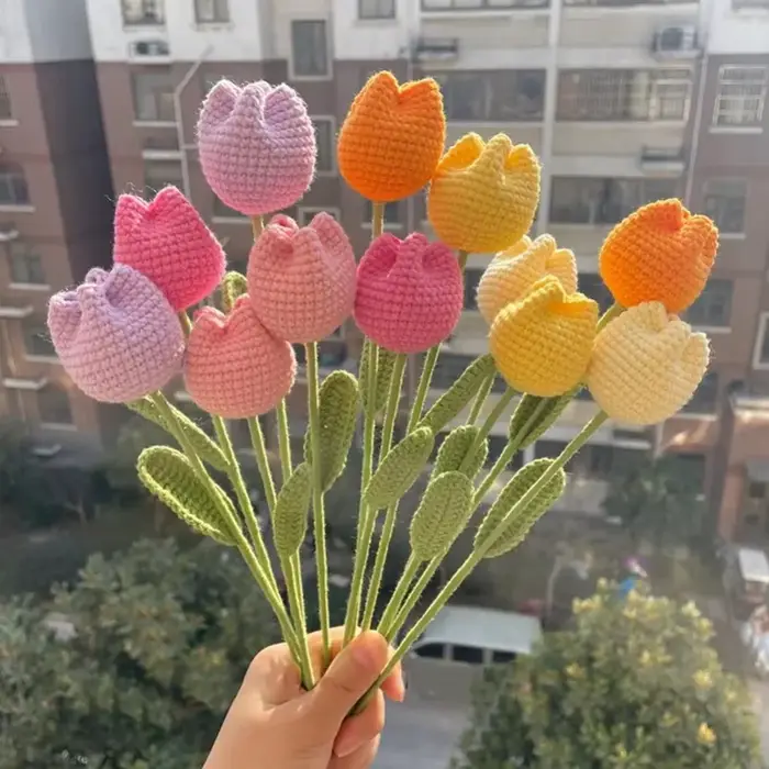 1pc Fleurs artificielles au crochet en forme de tulipe