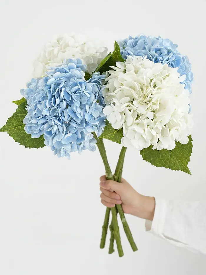 Fleurs d'hortensia artificielles bleues