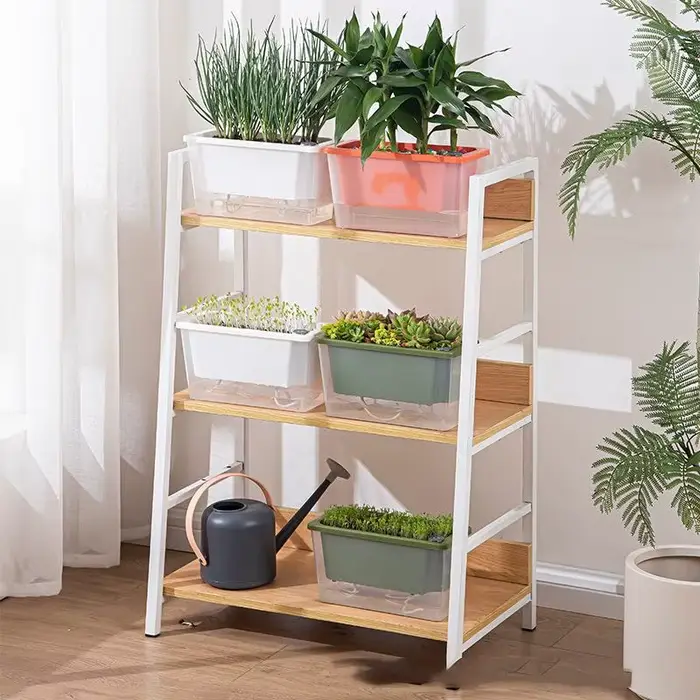 Pot de fleurs auto-arrosant