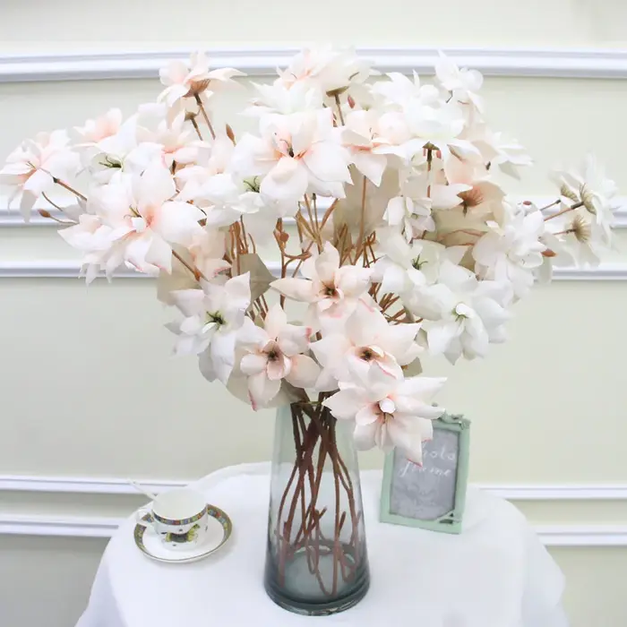 6 têtes de petites fleurs artificielles en soie blanches pour la décoration de table à la maison