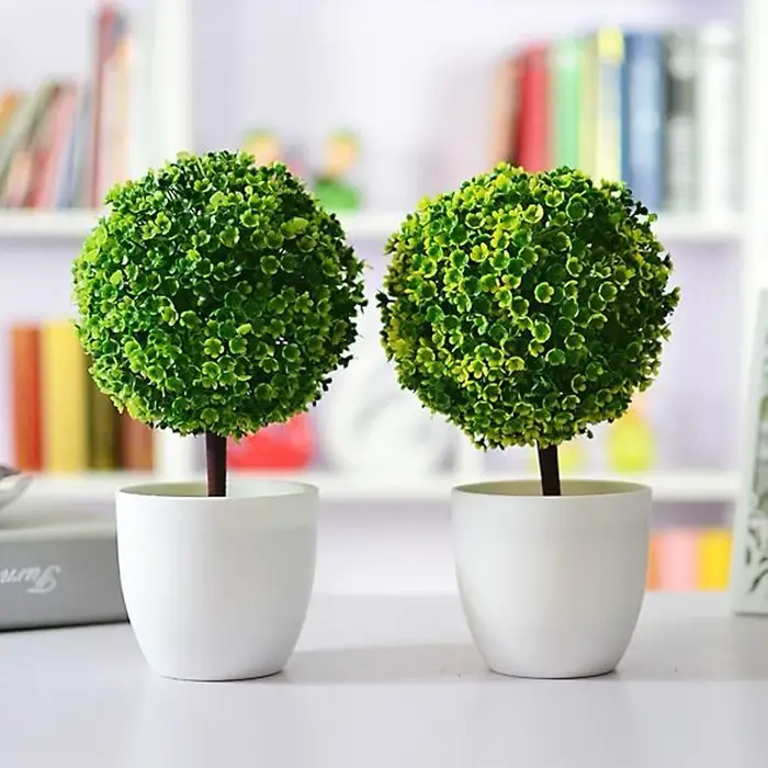 Plantes artificielles en pot