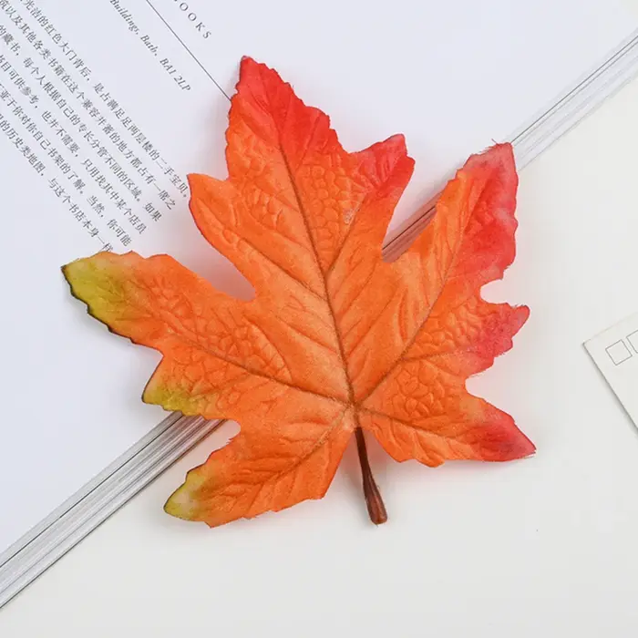 Plantes artificielles en soie de haute qualité, feuille d'érable, décoration de fête d'halloween et 