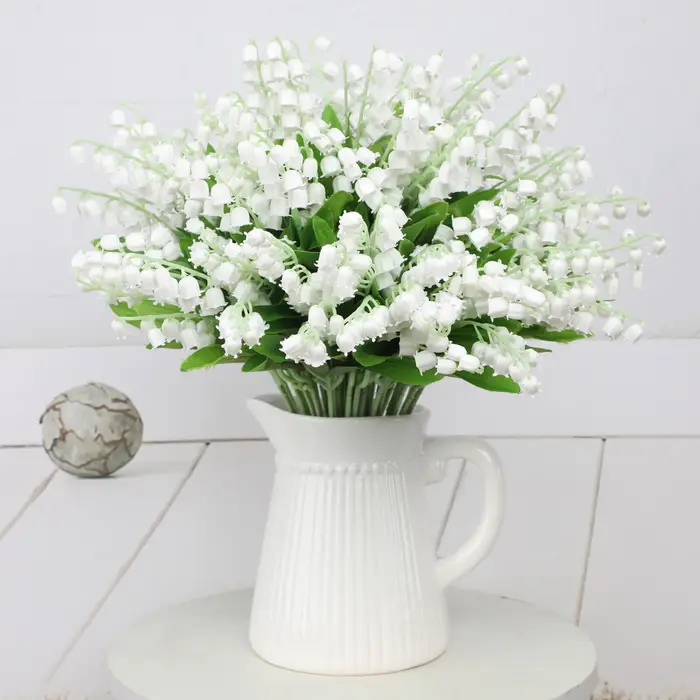 Fleur d'orchidée artificielle blanche