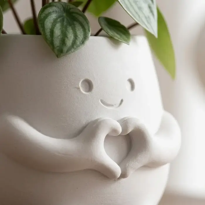 Pot à succulentes miniature imprimé en 3D avec des imperfections mineures
