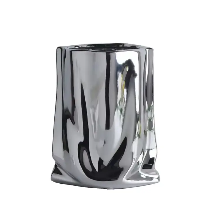Vase à fleurs en céramique à volants en argent