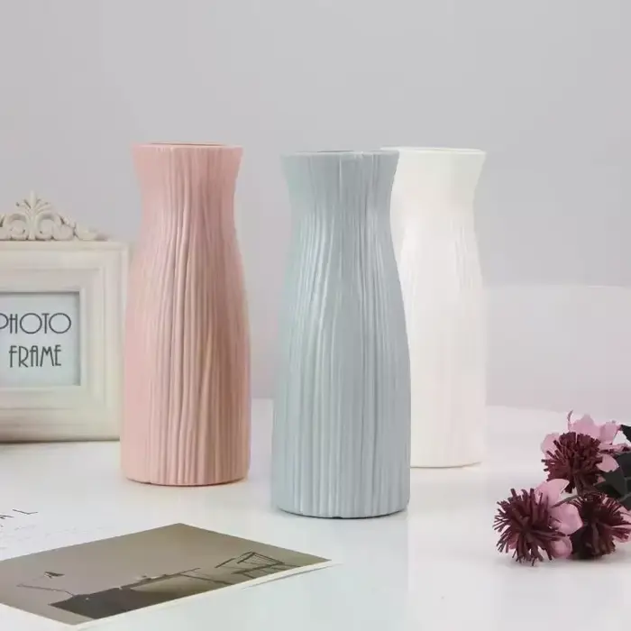 Vase à fleurs séchées en plastique avec pot