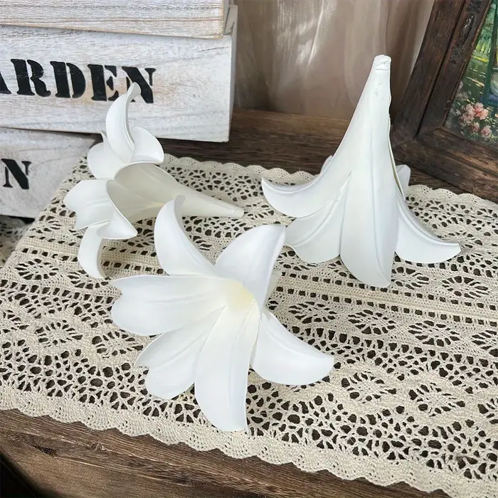 Têtes de fleurs de lys blanches artificielles