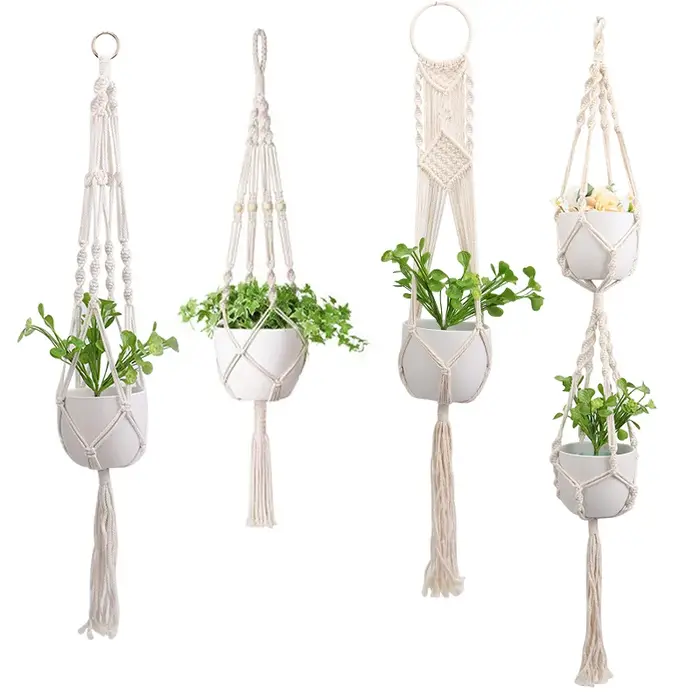 Panier suspendu de plantes en macramé fait à la main