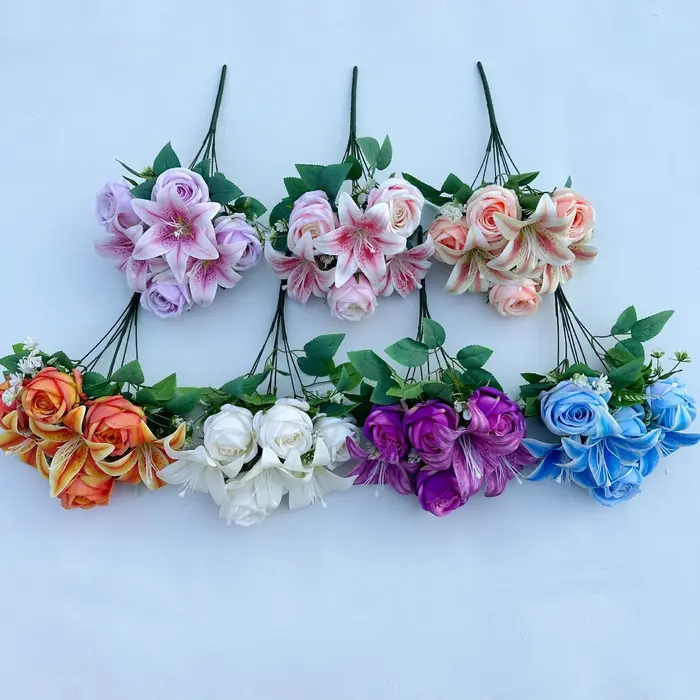 Bouquet de Couleurs Printanières : 9 Tiges de Roses et Lys Mixtes