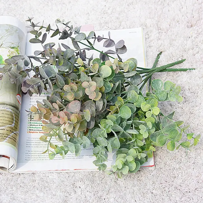 Plantes artificielles en plastique