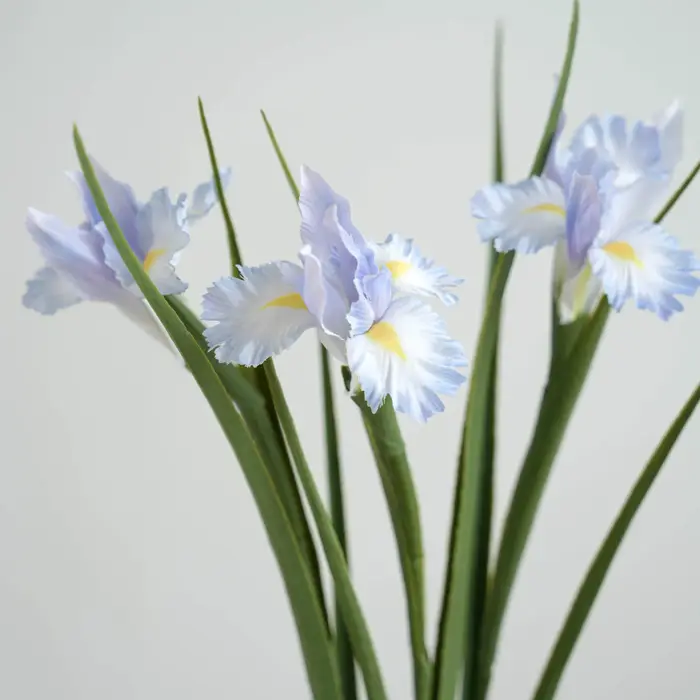 Arrangement de fleurs en tissu de fleurs d'iris artificielles