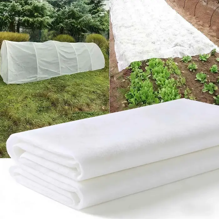 Couverture de protection contre le froid pour plantes