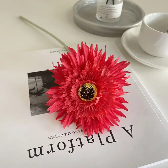 Fleur de chrysanthème artificielle