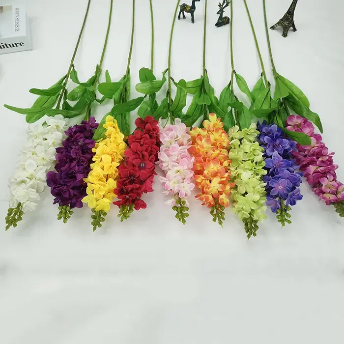 Branche de fleur violette de jacinthe artificielle avec feuille