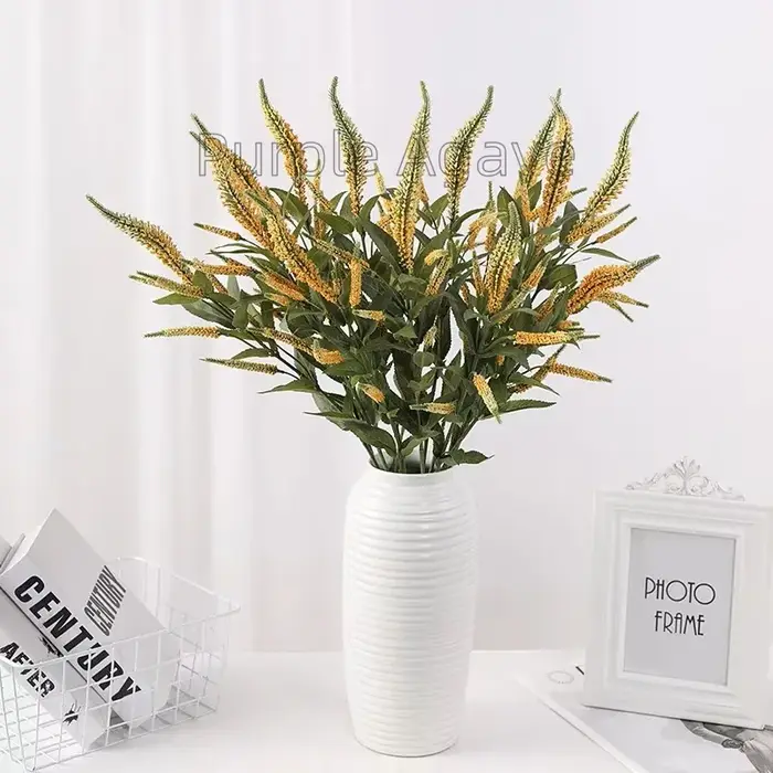 Plantes de sauge artificielles en plastique