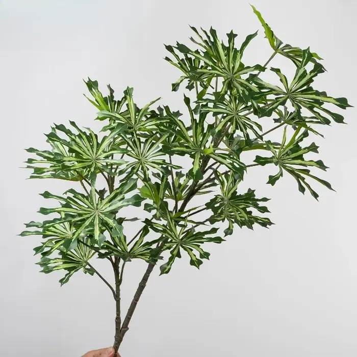 Plantes artificielles en plastique