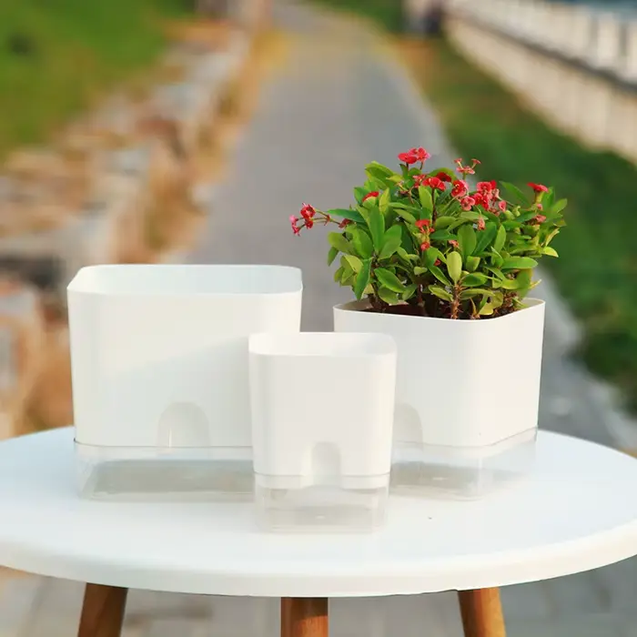 Pots de fleurs en plastique imitation céramique