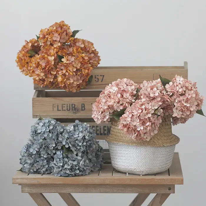 Bouquet d'hortensias artificielles rétro