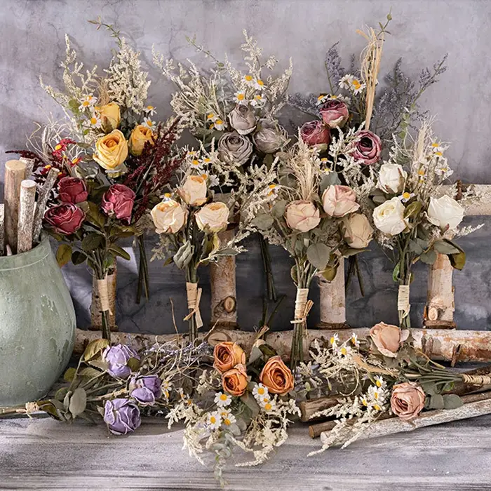 Bouquet de roses séchées de style français rétro