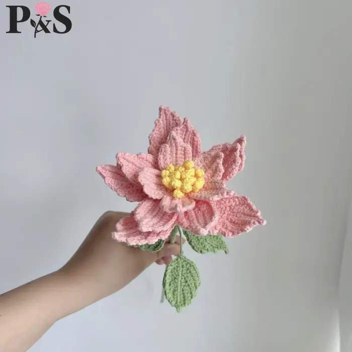 Rose mensuelle faite à la main au Crochet