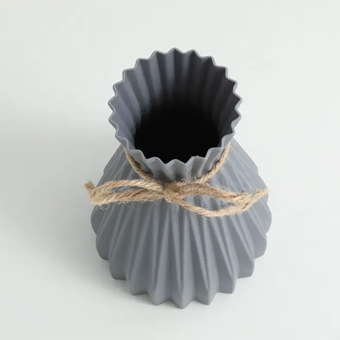 Vase à fleurs en plastique ne peut pas contenir de l'eau