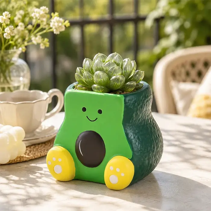 Mini pot de fleurs en résine en forme d'avocat souriant pour plantes succulentes et cactus, décoration de bureau, rebord de fenêtre, balcon, maison, cadeau pour les amoureux des plantes