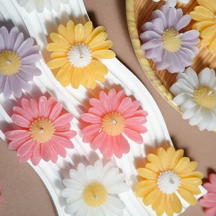 Bougies colorées en forme de marguerite