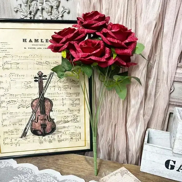 Roses de déesse artificielles en soie