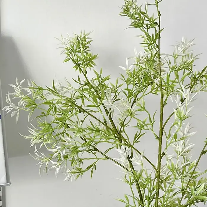 Plantes artificielles de style forêt