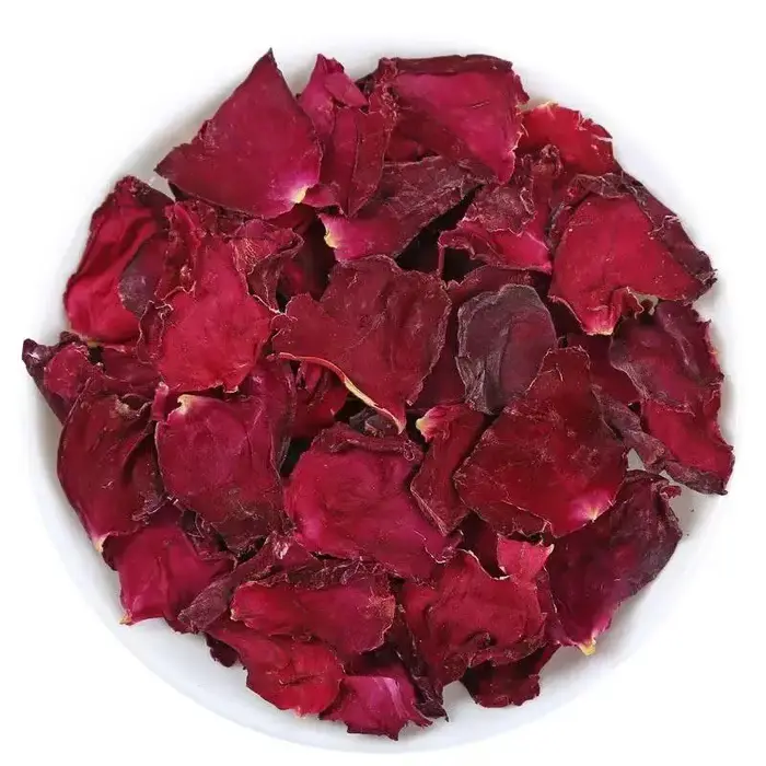 Décoration de mariage haut de gamme en pétales de rose naturels