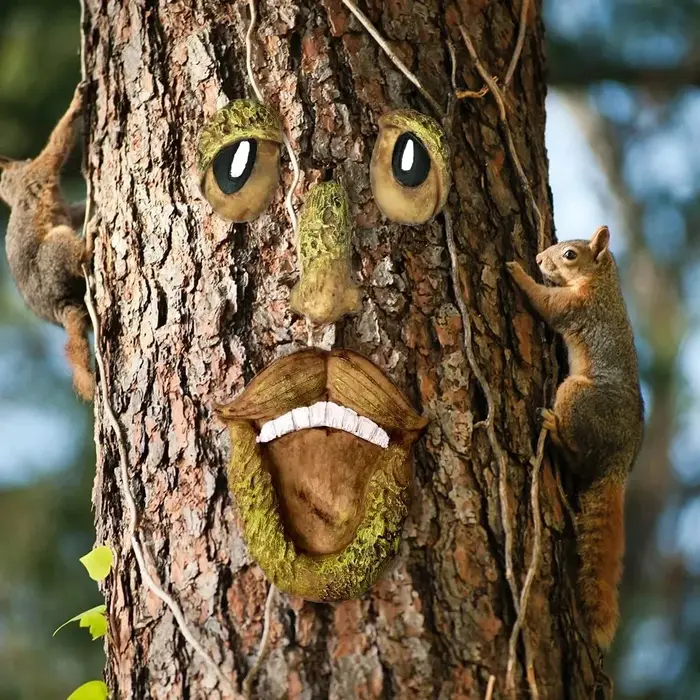 Décor extérieur de visages d'arbre